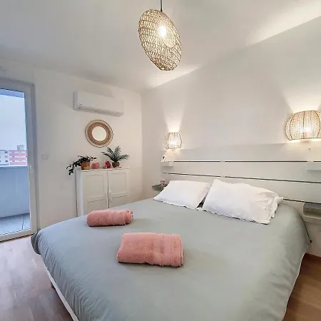 Apartment SAGLIO - Neuf - SPA - Tout confort - Parking - Tramway - Proche Centre